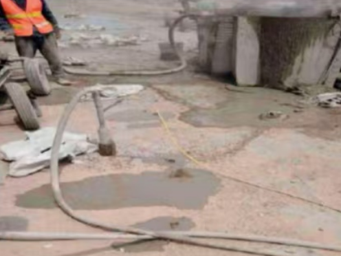 青州水泥混凝土路面板底注浆技术 路面脱空注浆整治方案